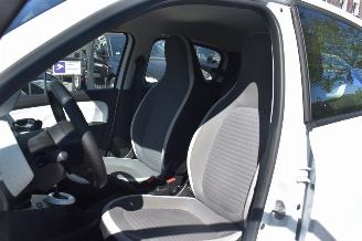 Renault Twingo 22Kwh R80 E-tech Equilibre 82Pk SOH 93% *Navi/Clima picture 5
