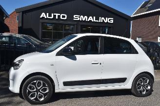 damaged passenger cars Renault Twingo 22Kwh R80 E-tech Equilibre 82Pk *Navi/Clima 2023/1