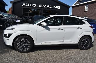 Voiture accidenté Hyundai Kona 64Kwh Comfort 204Pk  3FASE 100% SOH *Navi/Clima/Camera 2021/12