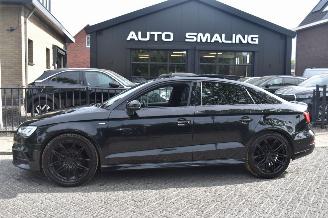 Voiture accidenté Audi A3 2.0 Tdi Limousine Sport S line Edition 150Pk *Navi/Clima/Schuifdak/Xenon 2017/11
