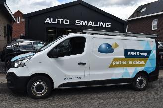krockskadad bil bedrijf Renault Trafic 2.0 Dci 145Pk T29 L2H1 Comfort *Airco/Navi/Camera 2021/11