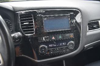 Mitsubishi Outlander 2.0 Intense+ 150Pk 2WD 7 personen *Navi/Clima/Camera picture 10