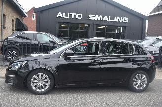 krockskadad bil auto Peugeot 308 1.2 Puretech Allure 131Pk *Navi/Clima 2019/4