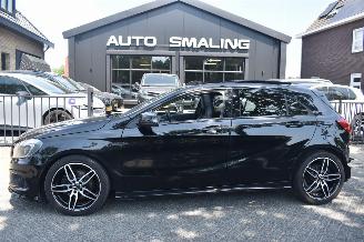 krockskadad bil auto Mercedes A-klasse 1.6 180 Ambition AMG Line 122Pk *Navi/Clima/Panorama/Xenon 2015/3