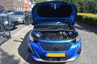 Peugeot e-2008 50Kwh EV GT Pack 136Pk 3Fase *Navi/Clima/Camera/Stoelverwarming picture 16