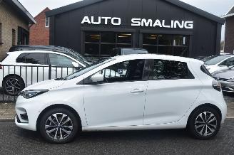 Damaged car Renault Zoé 52Kwh R135 Intens 136Pk Soh 92% *Navi/Clima/Camera 2020/11