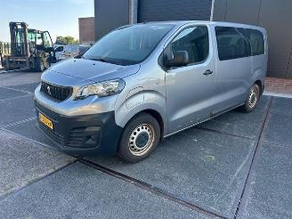 Unfallwagen Peugeot Expert 50Kwh Standard 9 personen 136Pk *Navi/Airco 2022/11