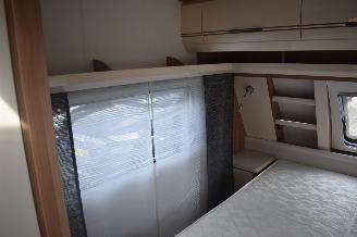 Hobby  540 UFF Excellent Queens bed picture 11