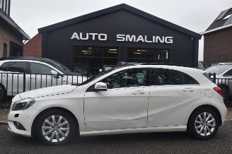 Damaged car Mercedes A-klasse 1.6 200 Ambition 156Pk *Navi/Clima/Stoelverwarming/Schuifdak 2012/10