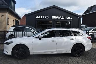 Damaged car Mazda 6 2.2D Skyactiv-D 150Pk  Skylease GT *Navi/Clima/Leder/Stoelverwarming 2015/9