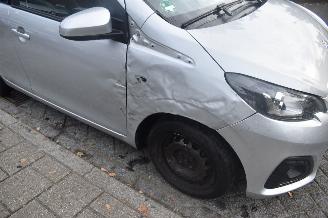 Peugeot 108 1.0 e-VTI  Active 72Pk *Airco picture 15