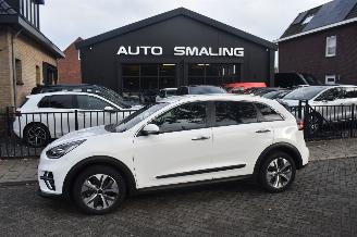 krockskadad bil auto Kia Niro 64Kwh Executiveline 204Pk 3Fase *Navi/Clima/Camera/Leder 2020/12