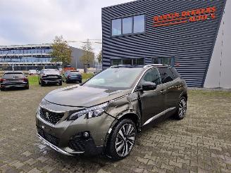 Vaurioauto  passenger cars Peugeot 3008 PLUG IN HYBR 220KW  / AWD / GT-PACK / PANO 2020/6