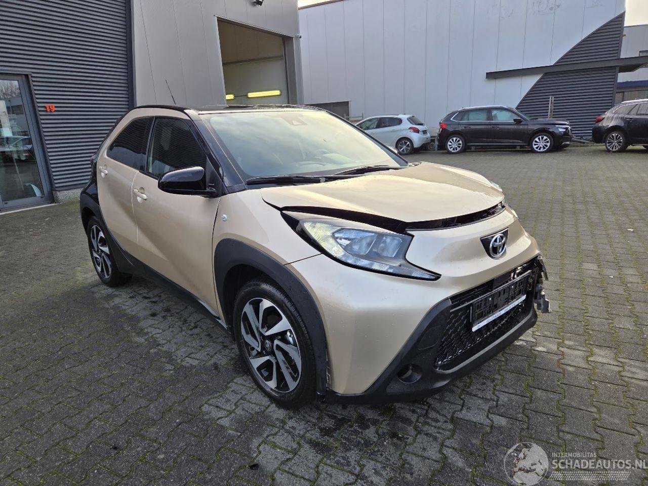 Toyota Aygo -X PULSE / CAMERA /11 DKM