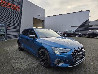 uszkodzony samochody osobowe Audi A3 2.0 TDi 110KW / S-LINE / B&O / CAMERA / HEAD UPP 2021/8