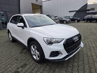 krockskadad bil auto Audi Q3 1.5 TSi 110kw 2019/8