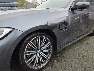 BMW 2500...3.3 330e HYBR /M-SPORT / HARM KARDON / HEAD UPP picture 4