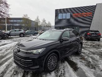 Damaged car Volkswagen Tiguan LEER / PANODAK / 18 DKM 2024/5