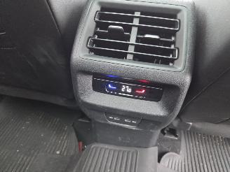 Volkswagen Tiguan IQ / AUTOMAAT / LEER / PANODAK / 18 DKM picture 25