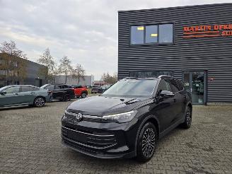 Volkswagen Tiguan IQ / AUTOMAAT / LEER / PANODAK / 18 DKM picture 2