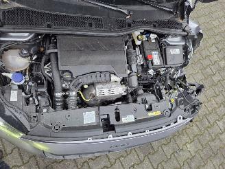 Peugeot 208 74kw ALLURE / CAMARA / NAVI picture 11