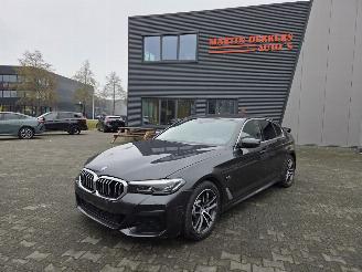 Schadeauto BMW 5-serie 530e PLUG-IN  215KW  / M-SPORT  /  32.DKM 2023/7