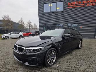 Damaged car BMW 5-serie 530e  M-SPORT 2019/8