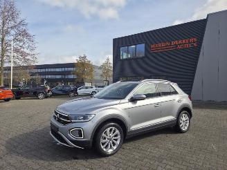 Volkswagen T-Roc STYLE / PANO / DIG COCKPIT / NAVI CAMERA  / STOELMASSAGE picture 2