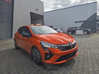 Renault Clio TECHNO picture 2