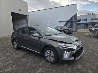 Damaged car Hyundai Ioniq HYBRIDE  29 DKM 2022/8