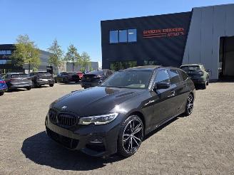 krockskadad bil auto BMW 3-serie 320i -135KW M-SPORT / PANO /AUTOM 2021/6