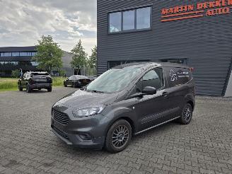 skadebil auto Ford Transit Courier Van 74kw / 13255 km !! 2022/9