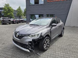 Vaurioauto  passenger cars Renault Captur TECHNO 67KW / CAMERA / NAVI 2023/4