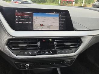 BMW 1-serie 118i  / AUTOMAAT picture 19