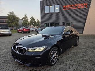 Damaged car BMW 5-serie 520e P-HEV M-SPORT / 72 DKM 2022/1