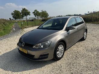 krockskadad bil auto Volkswagen Golf 1.2 TSI comfortline 2013/10