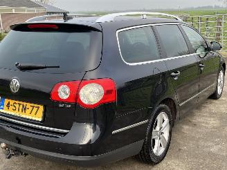 Volkswagen Passat VARIANT 2.0TDi - 125kW Highline - perfect rijdende auto - ingeruild - trekhaak - winterset picture 6