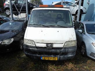 Vaurioauto  passenger cars Peugeot Boxer kipper/ pick up 2004/6