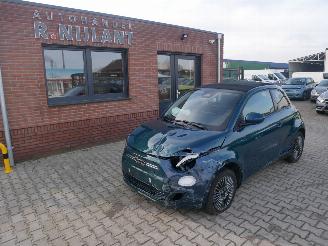 škoda Fiat 500E CABRIO ICON