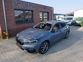 krockskadad bil auto BMW 1-serie 118 D SPORTLINE 2021/10