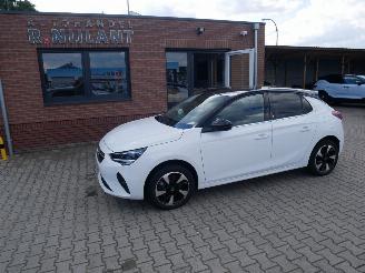krockskadad bil auto Opel Corsa-E ELEGANCE 2023/3