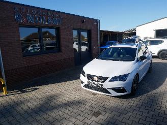 skadebil auto Seat Leon ST FR CUPRA 300 4 DRIVE PANORAMADAK LED ALCANTARA 2019/11