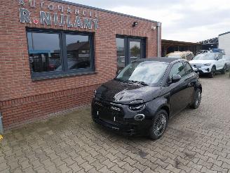 Damaged car Fiat 500E ICON CABRIO 2022/12
