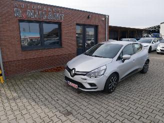 damaged passenger cars Renault Clio LED CLIMATE CONTROL 2018/12