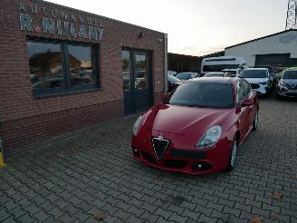 skadebil auto Alfa Romeo Giulietta TURISMO PANORAMADAK LEER 2011/3