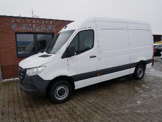 skadebil bedrijf Mercedes Sprinter 317 CDI L2H2 2021/2