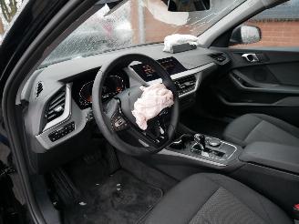 BMW 1-serie 116i ADVANTAGE LED VIRTUAL COCKPIT picture 10