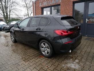 BMW 1-serie 116i ADVANTAGE LED VIRTUAL COCKPIT picture 4