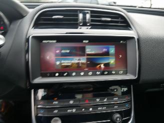 Jaguar XE R SPORT MOTOR ROOKT BIJ RIJDEN!!! picture 10