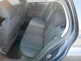 Volkswagen Golf  picture 11